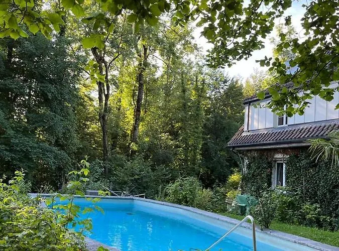 Im Sonnenbuhl Guest house Zurich